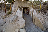 Megaliti neolitici nella zona di Evora. Grande Dolmen di Zambujeiro (Anta do Zambujeiro).